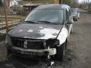 выгорел автомобиль в Гатчине